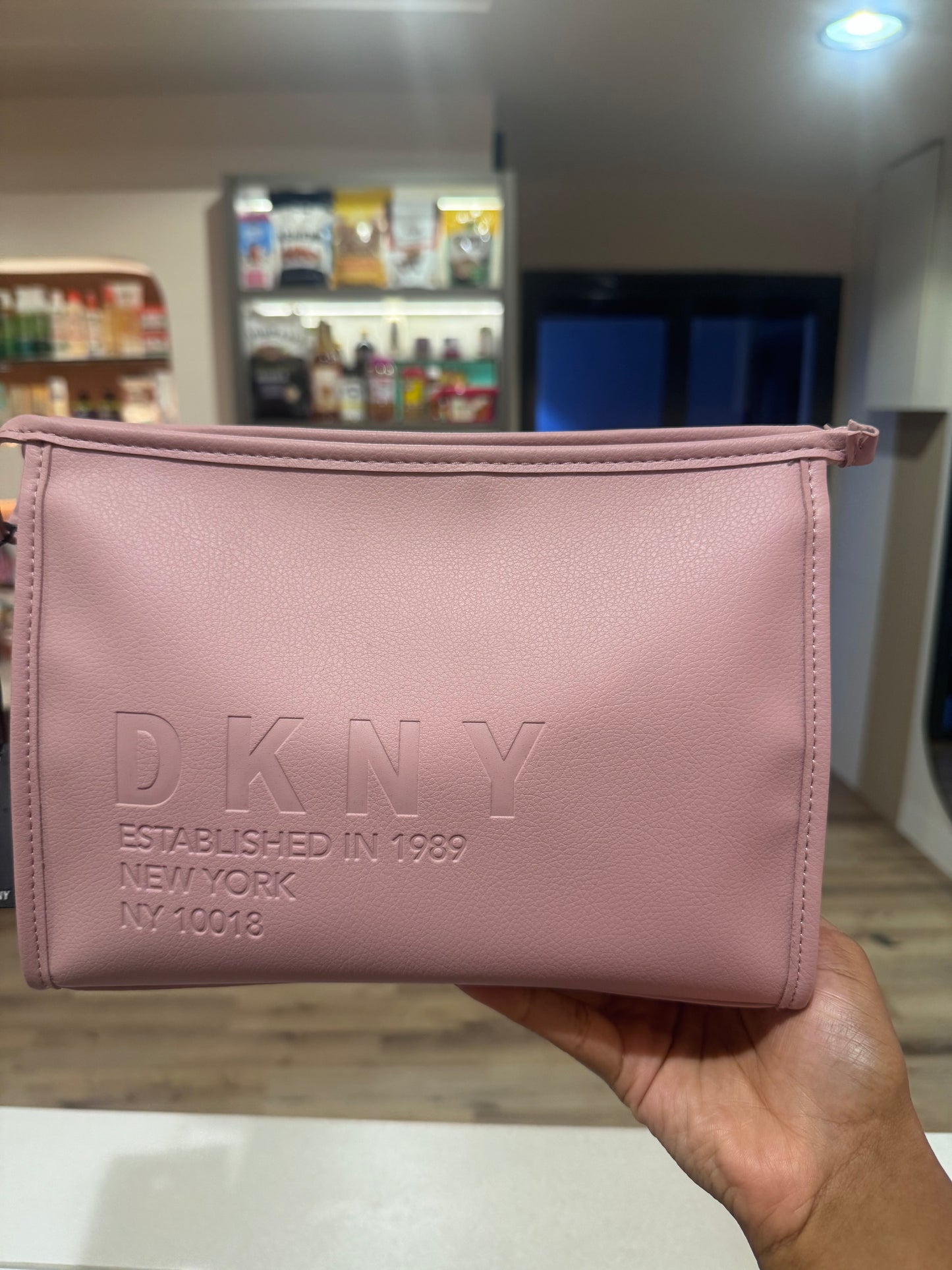 DKNY - PINK MAKE UP BAG