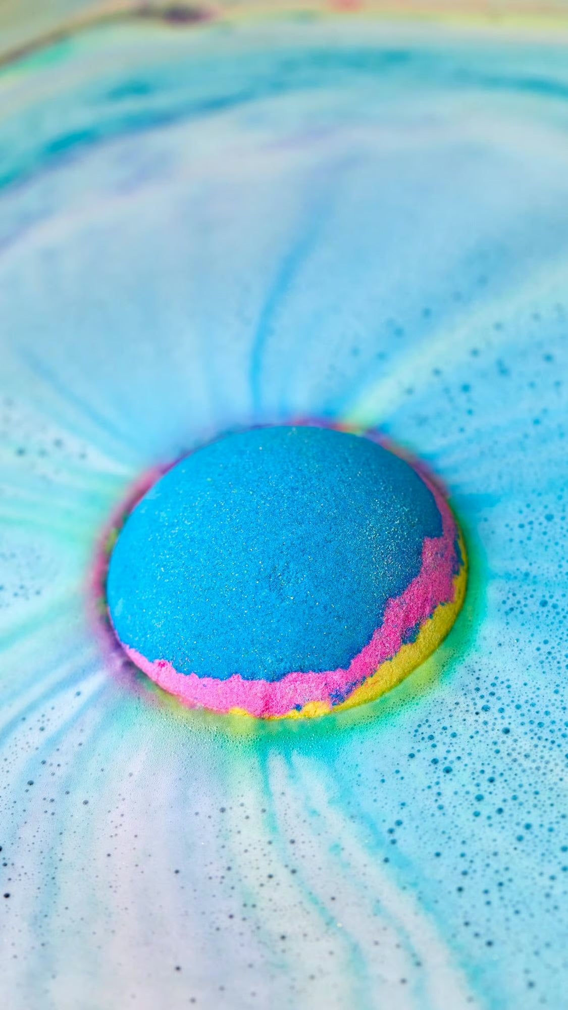 LUSH - Bath Art
GIFT