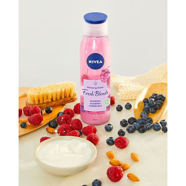 Nivea Fresh Blends - Raspberry, Blueberry & Almond Milk 300ML