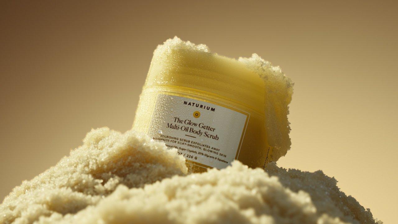 NATURIUM - The Glow Getter Multi-Oil Body Scrub